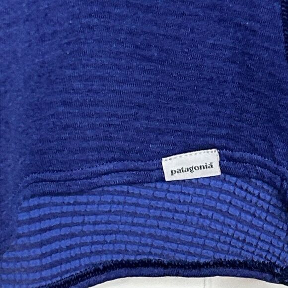 Patagonia Capilene 4 Expedition Weight Top - XS - EUC - Picture 2 of 6